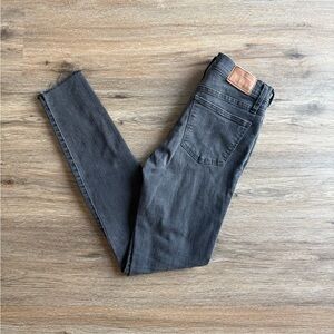 Madewell 9” High Rise Skinny 26T